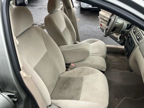 Used 2004 Ford Taurus SE image 29