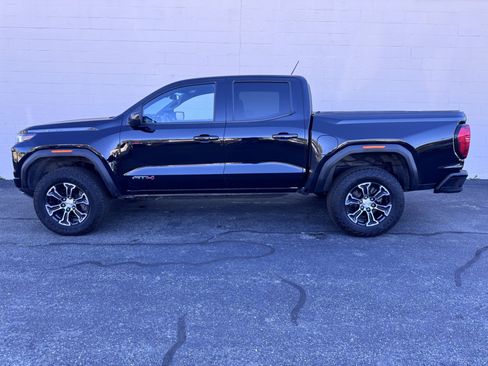 Used 2024 GMC Canyon AT4 image 2