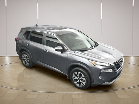 Certified 2022 Nissan Rogue SV AWD/4WD image 32