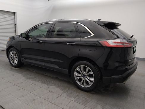 Used 2019 Ford Edge Titanium image 3