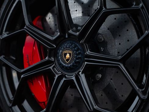 Used 2019 Lamborghini Aventador SVJ AWD/4WD image 25
