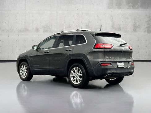 Used 2016 Jeep Cherokee Latitude image 5