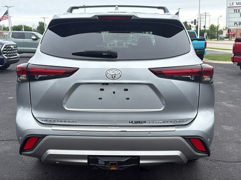 Certified 2024 Toyota Highlander Platinum AWD/4WD image 6