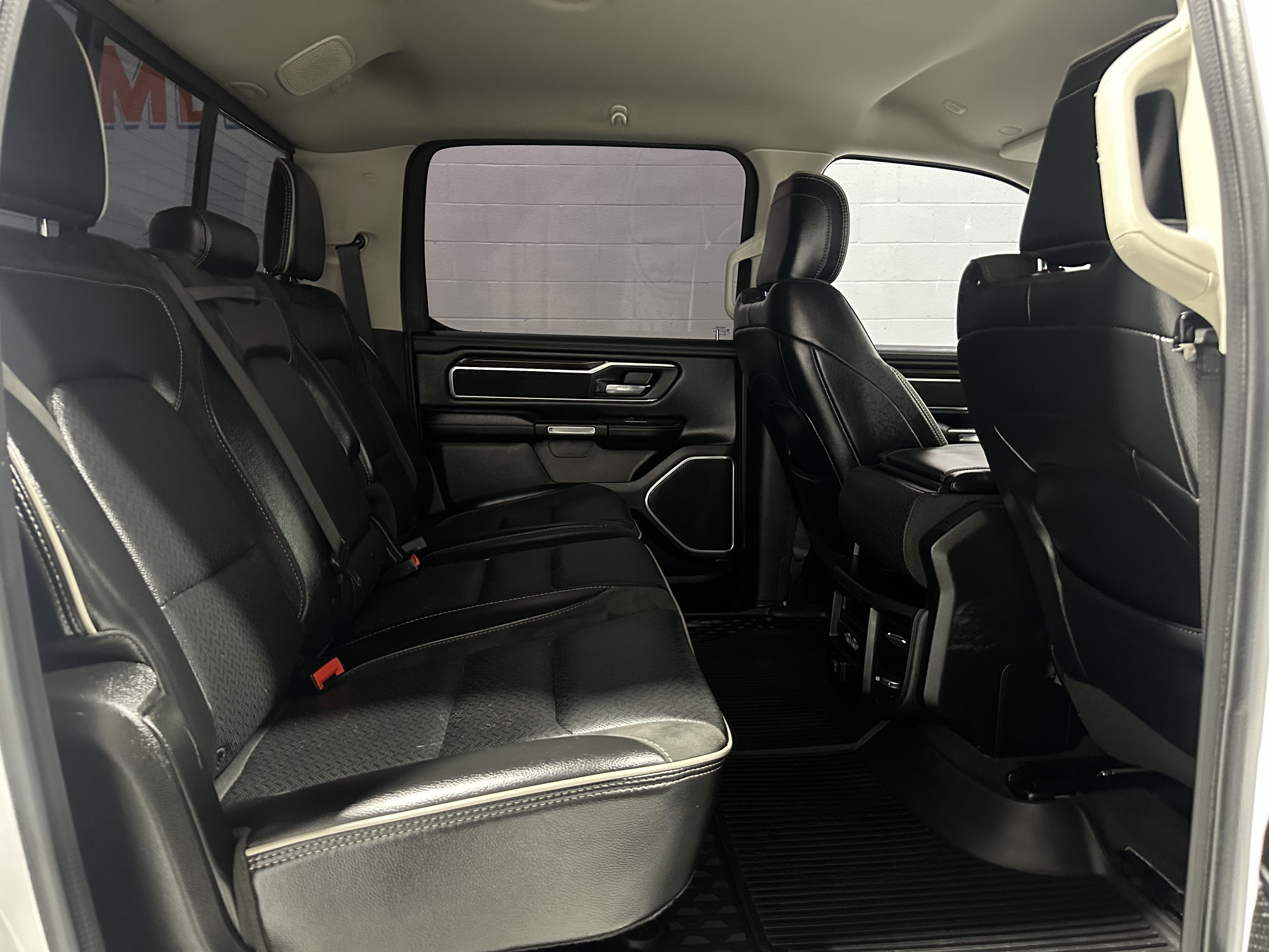 Used 2022 RAM 1500 Laramie AWD/4WD image 10