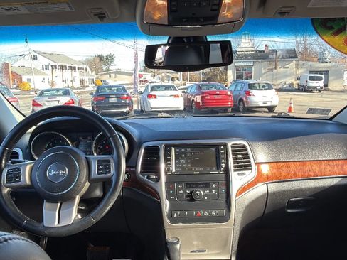 Used 2013 Jeep Grand Cherokee Limited image 21