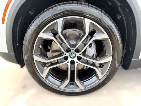 New 2026 BMW X5 xDrive40i w/ Premium Package AWD/4WD image 11