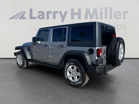 Used 2018 Jeep Wrangler Unlimited Sport S image 3