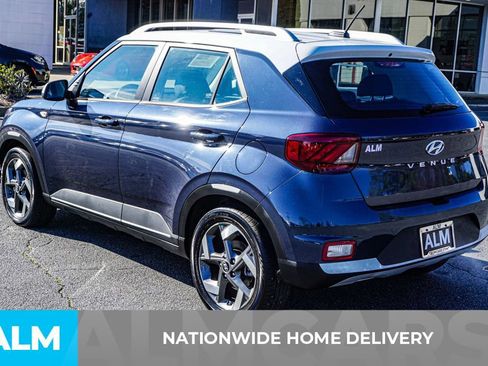 Used 2024 Hyundai Venue Limited image 5