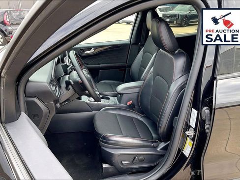 Used 2025 Ford Escape ST-Line AWD/4WD image 25
