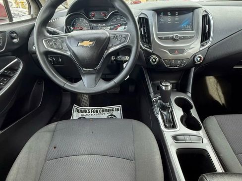 Used 2017 Chevrolet Cruze LT image 28