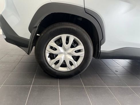 Used 2025 Toyota Corolla Cross L FWD image 8