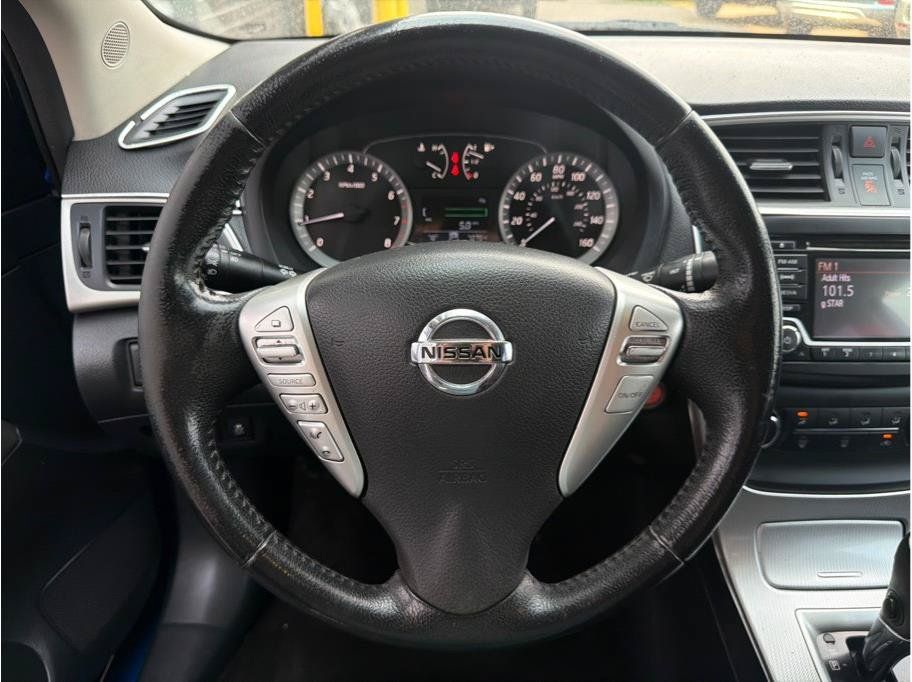 Used 2015 Nissan Sentra SR FWD image 15