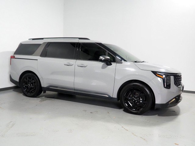 Used 2025 Kia Carnival SX Prestige FWD image 1