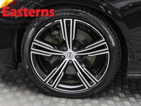 Used 2019 Volvo S60 T6 Inscription image 33