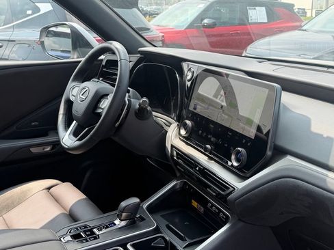 Used 2025 Lexus TX 350 AWD w/ Technology Package image 16