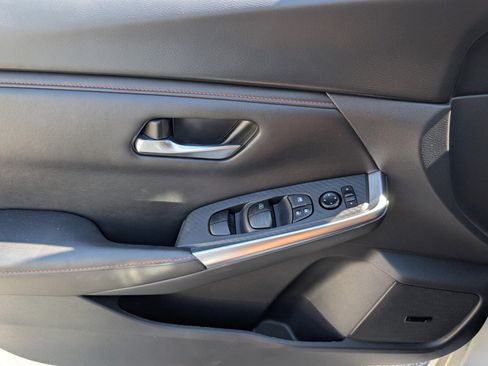 Certified 2024 Nissan Sentra SR w/ SR Premium Package image 37