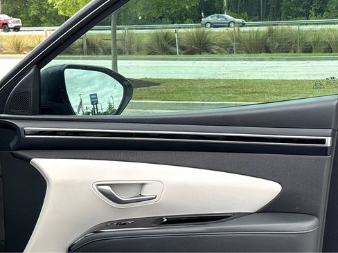 Used 2024 Hyundai Tucson Limited image 13