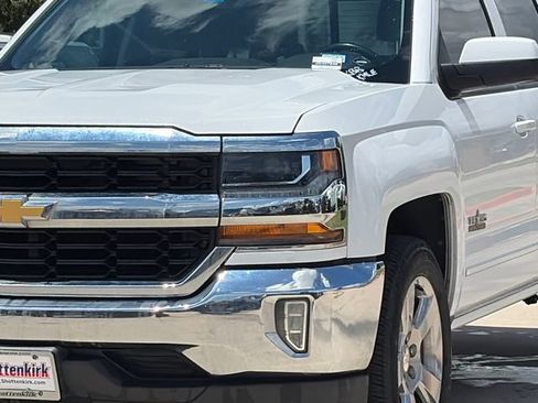 Used 2018 Chevrolet Silverado 1500 LT w/ Texas Edition RWD image 4