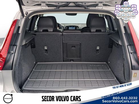 Used 2023 Volvo XC40 B5 Ultimate w/ Protection Package Premier AWD/4WD image 7