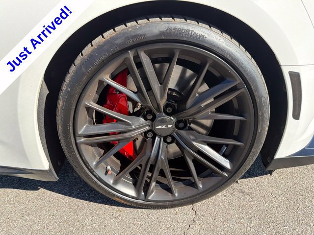 Used 2021 Chevrolet Camaro ZL1 RWD image 22