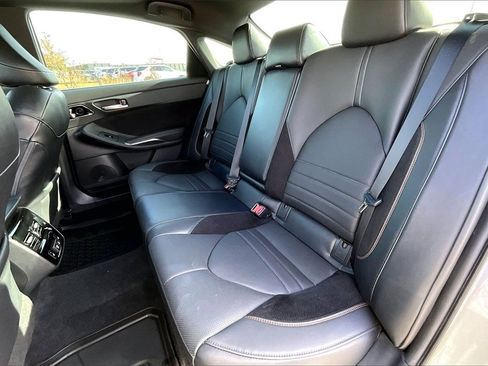 Used 2022 Toyota Avalon Touring image 22
