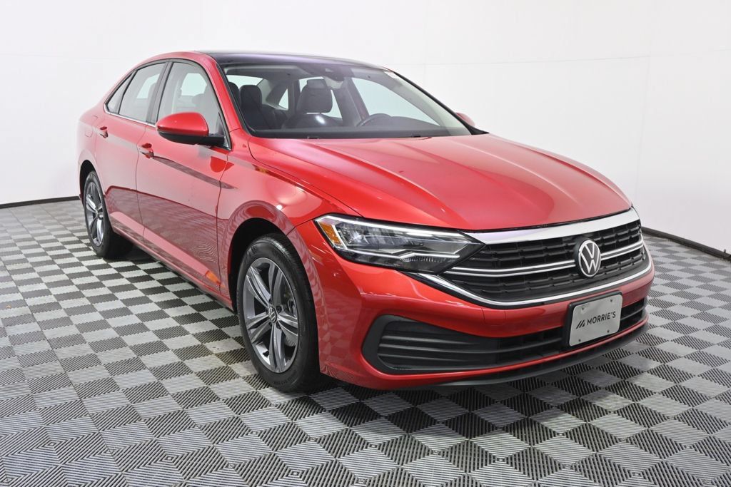 Used 2023 Volkswagen Jetta SE w/ Panoramic Sunroof Package FWD image 9