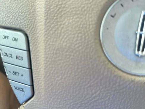 Used 2005 Lincoln Navigator Luxury AWD/4WD image 44