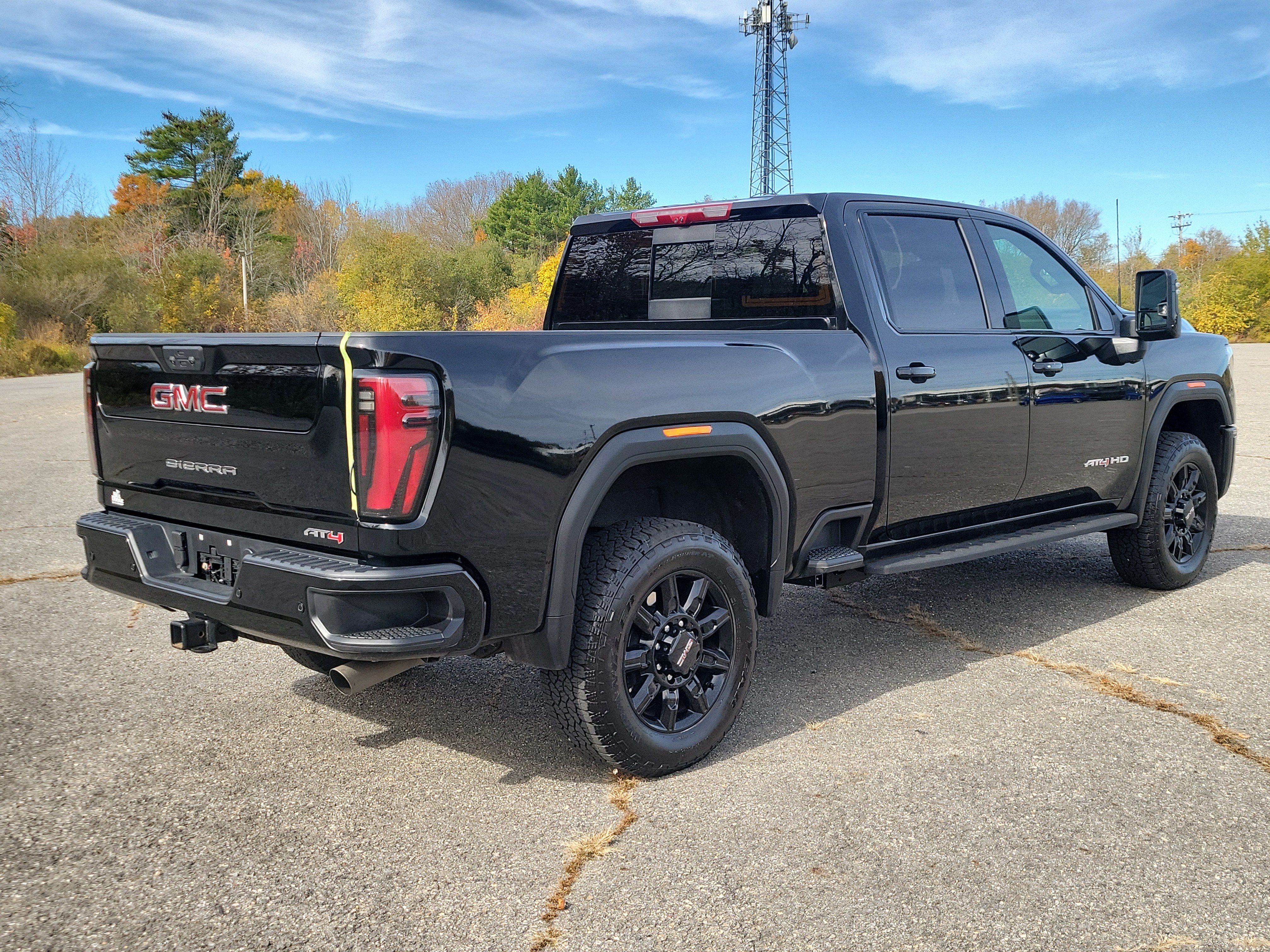 Used 2026 GMC Sierra 2500 AT4 w/ AT4 Premium Plus Package AWD/4WD image 5