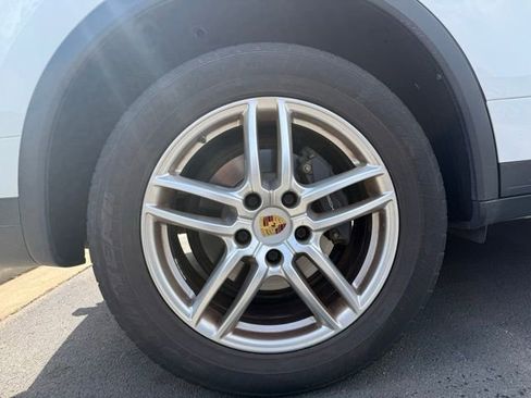 Used 2016 Porsche Cayenne image 5