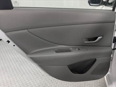 Used 2024 Hyundai Elantra SEL w/ Convenience Package FWD image 16