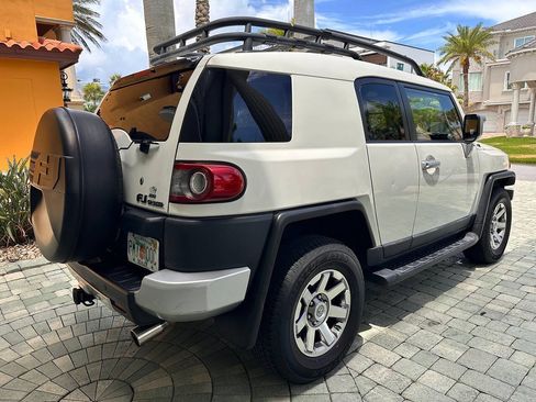 Used 2014 Toyota FJ Cruiser 4WD w/ Upgrade Package image 31