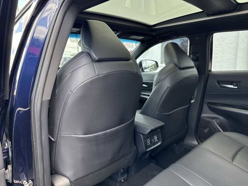 Used 2024 Toyota Venza Limited image 17