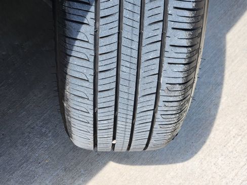 Used 2025 Hyundai Venue SE FWD image 12