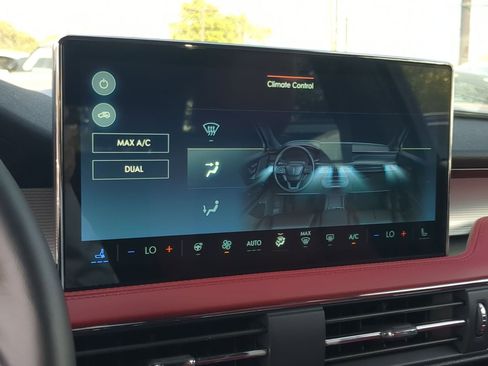 New 2026 Lincoln Corsair Reserve w/ Jet Appearance Package image 18