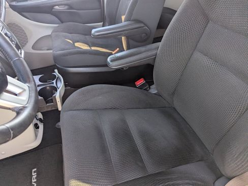 Used 2017 Dodge Grand Caravan SE w/ Power Window Group image 18