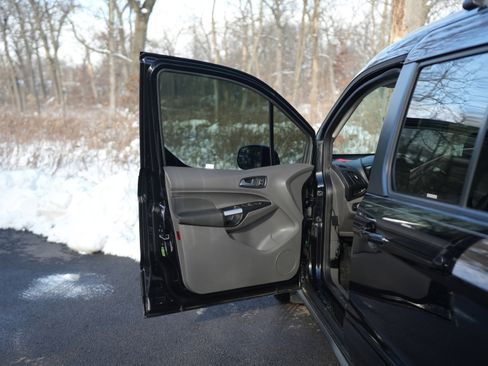 Used 2023 Ford Transit Connect XLT w/ Trailer Tow Package image 26