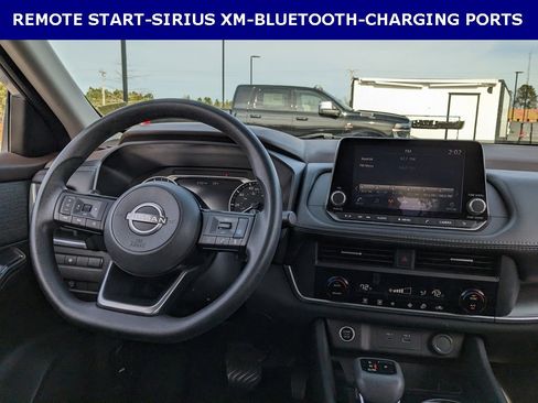 Used 2023 Nissan Rogue SV image 8