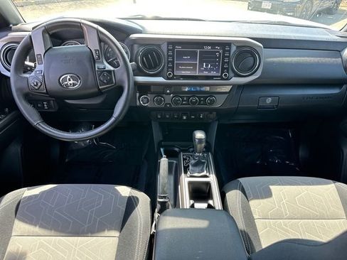 Used 2023 Toyota Tacoma TRD Sport w/ Technology Package image 18