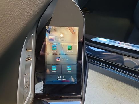 Used 2025 BMW 740i image 20