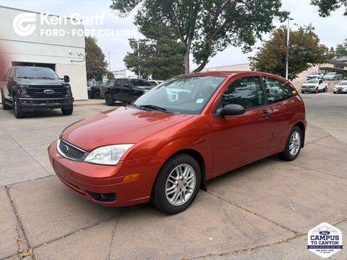Used 2005 Ford Focus ZX3 Hatchback FWD image 1