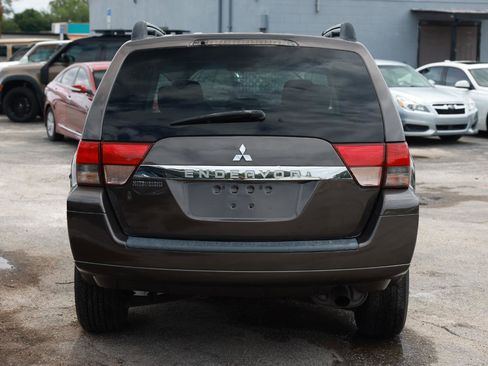 Used 2011 Mitsubishi Endeavor LS AWD/4WD image 9