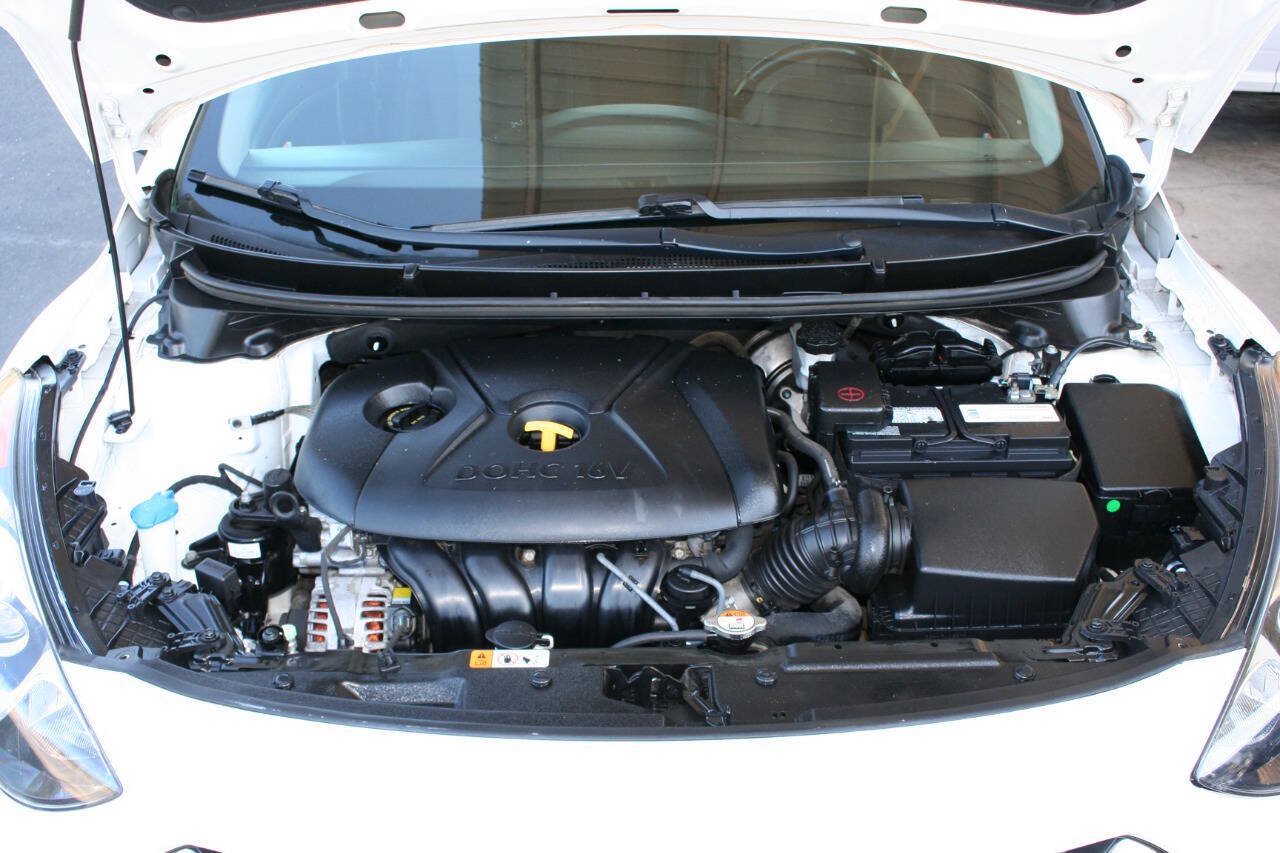 Used 2013 Hyundai Elantra GT w/ Touch & Go Pkg FWD image 12