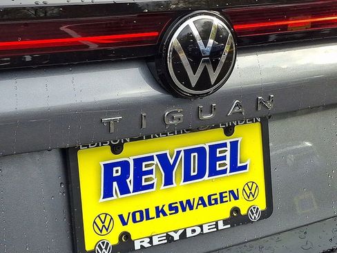 New 2026 Volkswagen Tiguan SE image 16