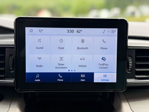 Used 2023 Ford Explorer XLT w/ XLT Sport Appearance Package AWD/4WD image 28