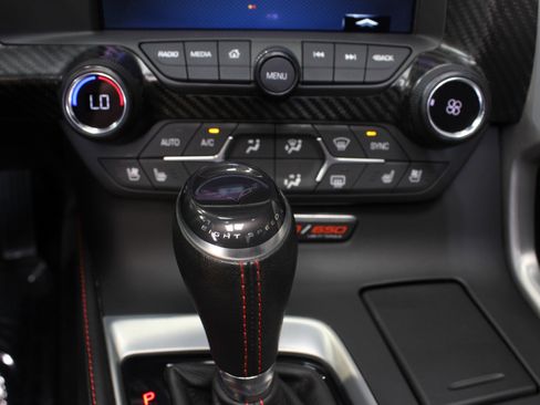 Used 2016 Chevrolet Corvette Z06 w/ 3LZ Preferred Equipment Group image 57