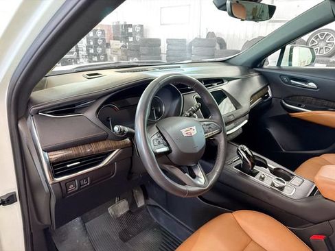 Used 2022 Cadillac XT4 Premium Luxury w/ Enhanced Visibility Package AWD/4WD image 8