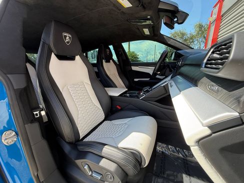 Used 2019 Lamborghini Urus AWD/4WD image 30