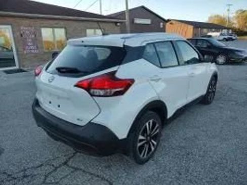 Used 2020 Nissan Kicks SV image 8