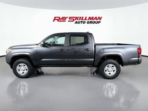 Used 2022 Toyota Tacoma SR AWD/4WD image 4