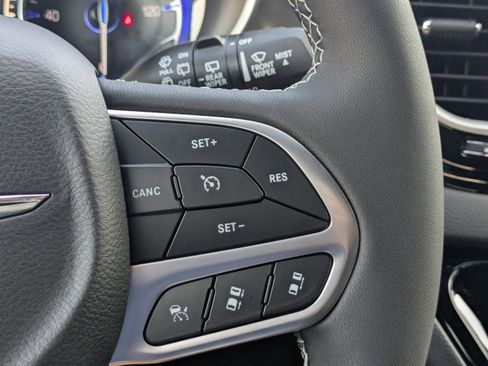 New 2026 Chrysler Voyager LX image 38